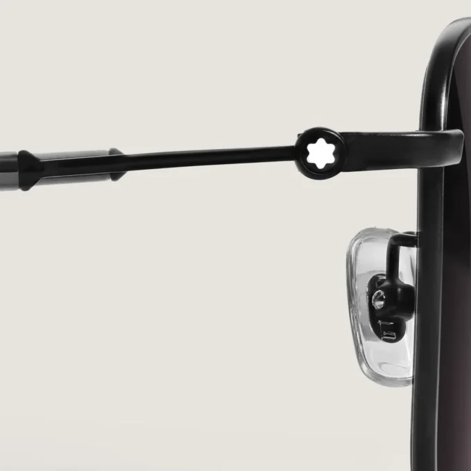 Fyrkantiga solglasögon med svart metallbåge