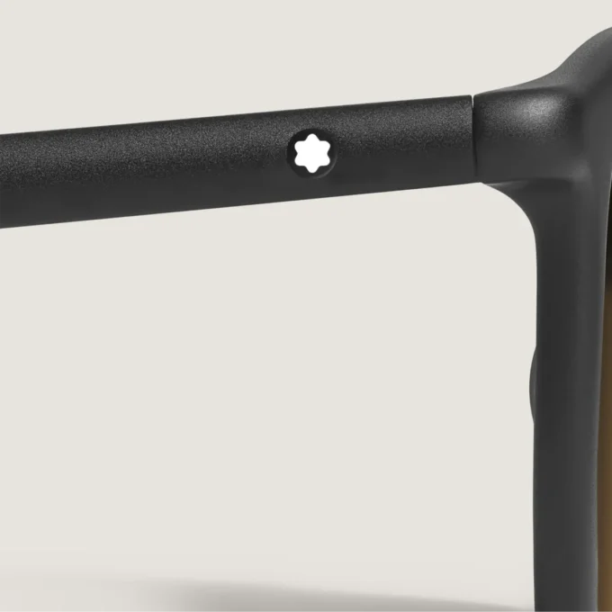 Fyrkantiga solglasögon med svartfärgad acetatbåge