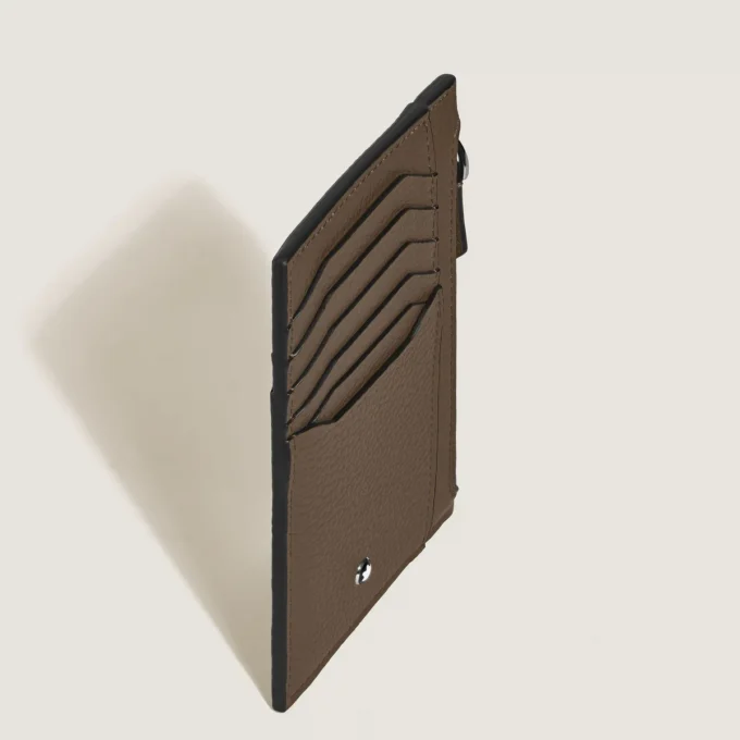 Kortficka i kornat läder med dragkedja