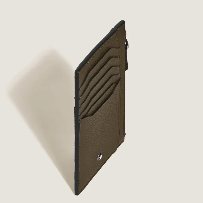 Kortficka i kornat läder med dragkedja