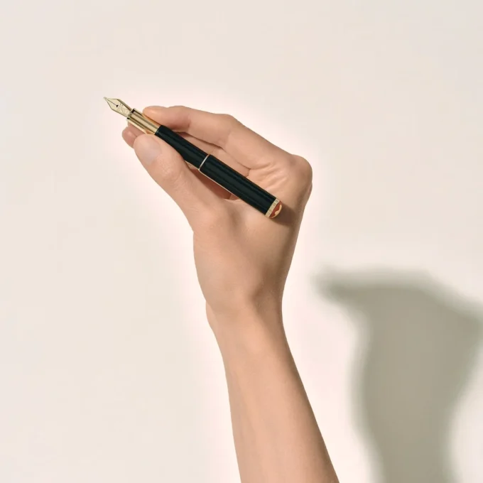 Montblanc Heritage Rouge et Noir ”Baby” Special Edition Black Fountain Pen F