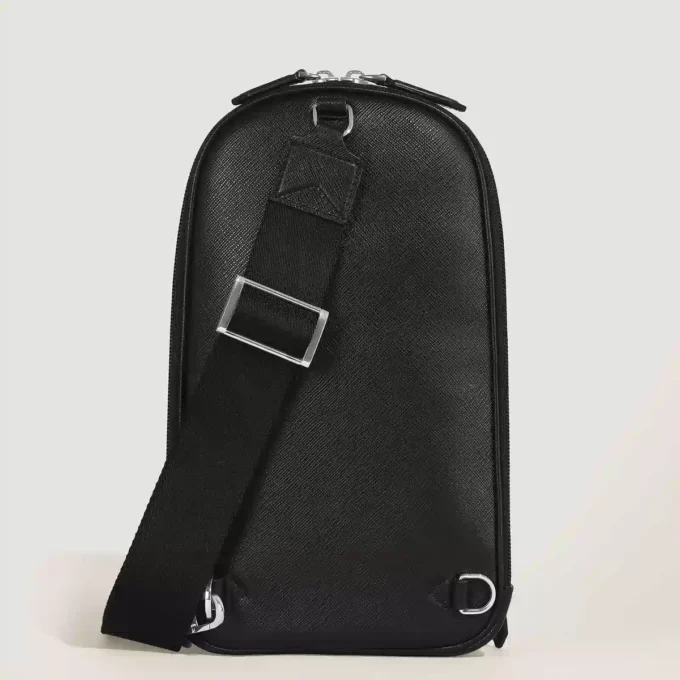 Sartorial slingväska