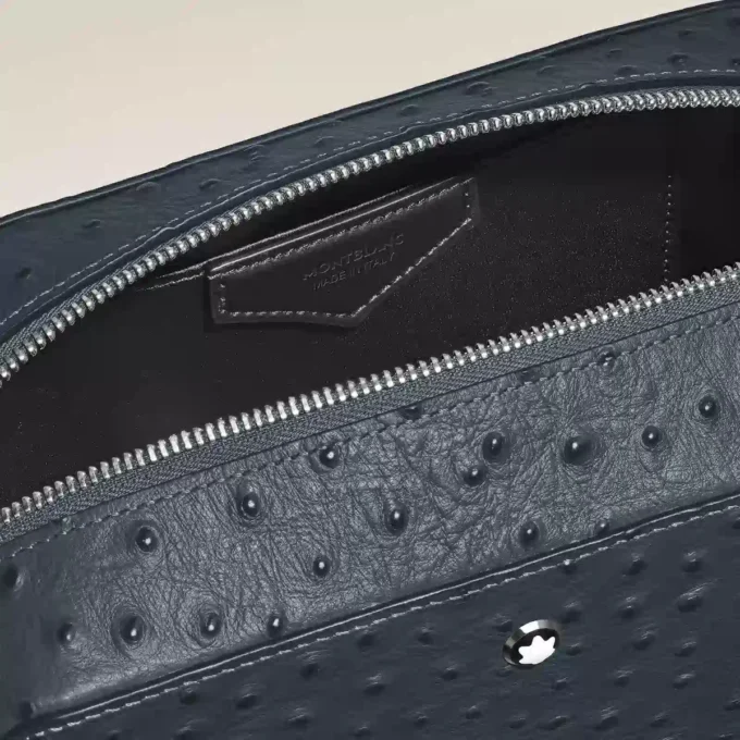 Toalettväska i strutspräglat läder